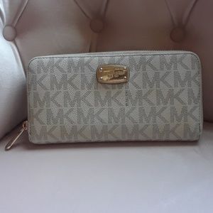 Michael kors cream zip wallet